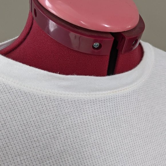 🌹Vintage Furst of a Kind | White Thermal Long Sleeve Embroidered Rose Applique - Picture 12 of 12